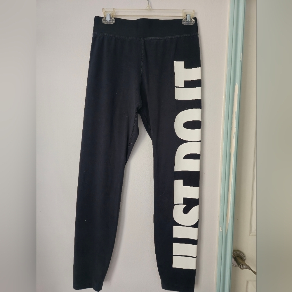 Nike Women's Black Leggings size M